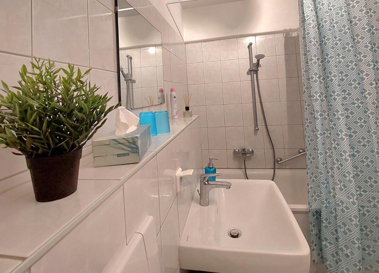 Moderne Wohnung Mit Vollausstattung In Ruhiger Lage, W-Lan Grossrohrsdorf Exteriör bild